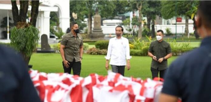 Sebut Jokowi Memalukan Bagi Bagi Bansos Di Depan Istana Ppjna Jk